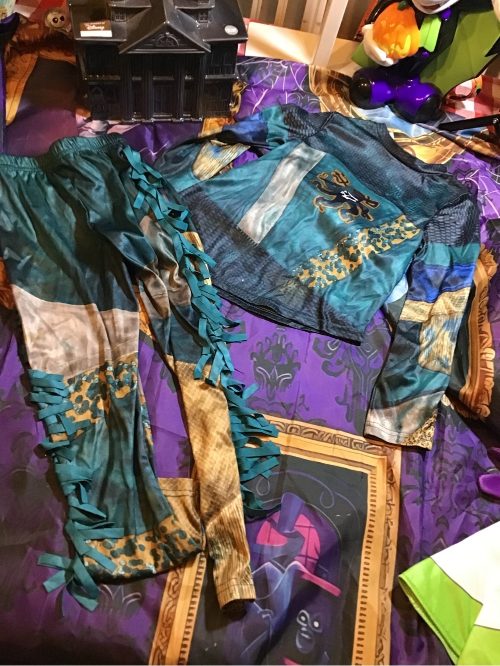 Disney store descendants UMA costume size 5/6 -Preowned - Picture 7 of 9